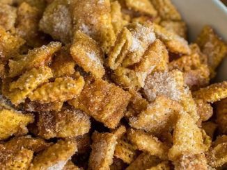 Easy Churro Chex Mix