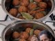 Tossing bay leaves into the pot of nuts: what happens after 5 minutes of boiling